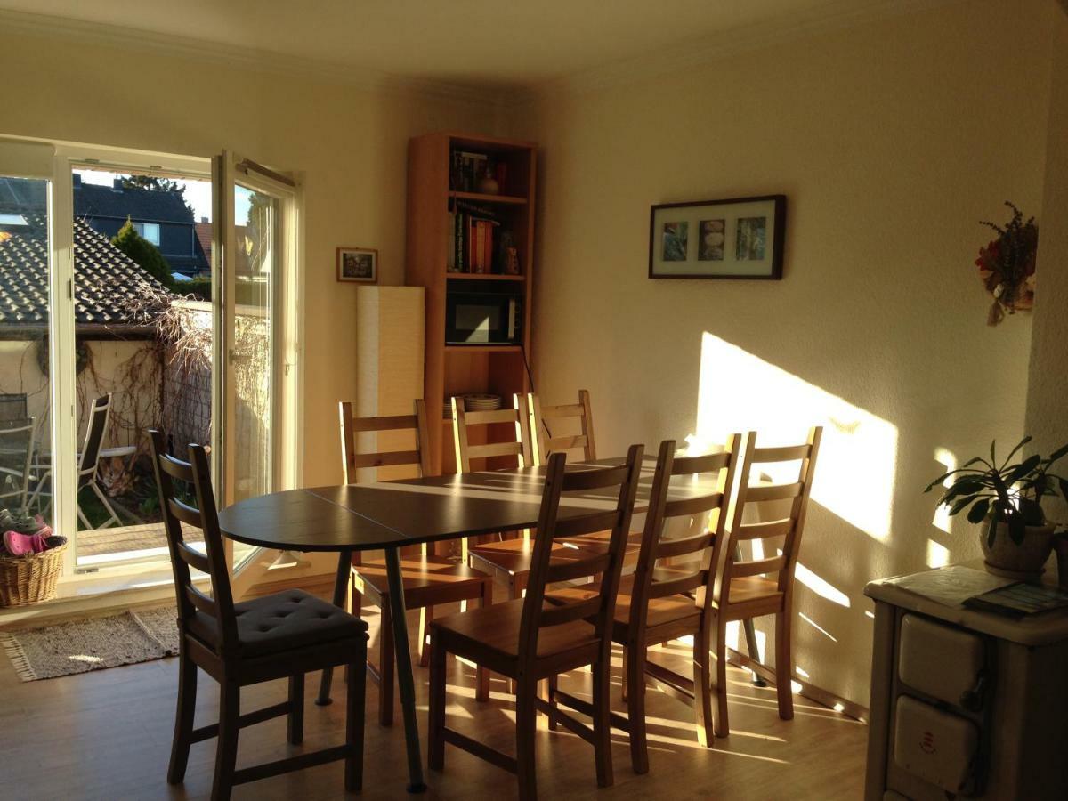 Ferienwohnung Mit Garten In Koeln Exterior foto
